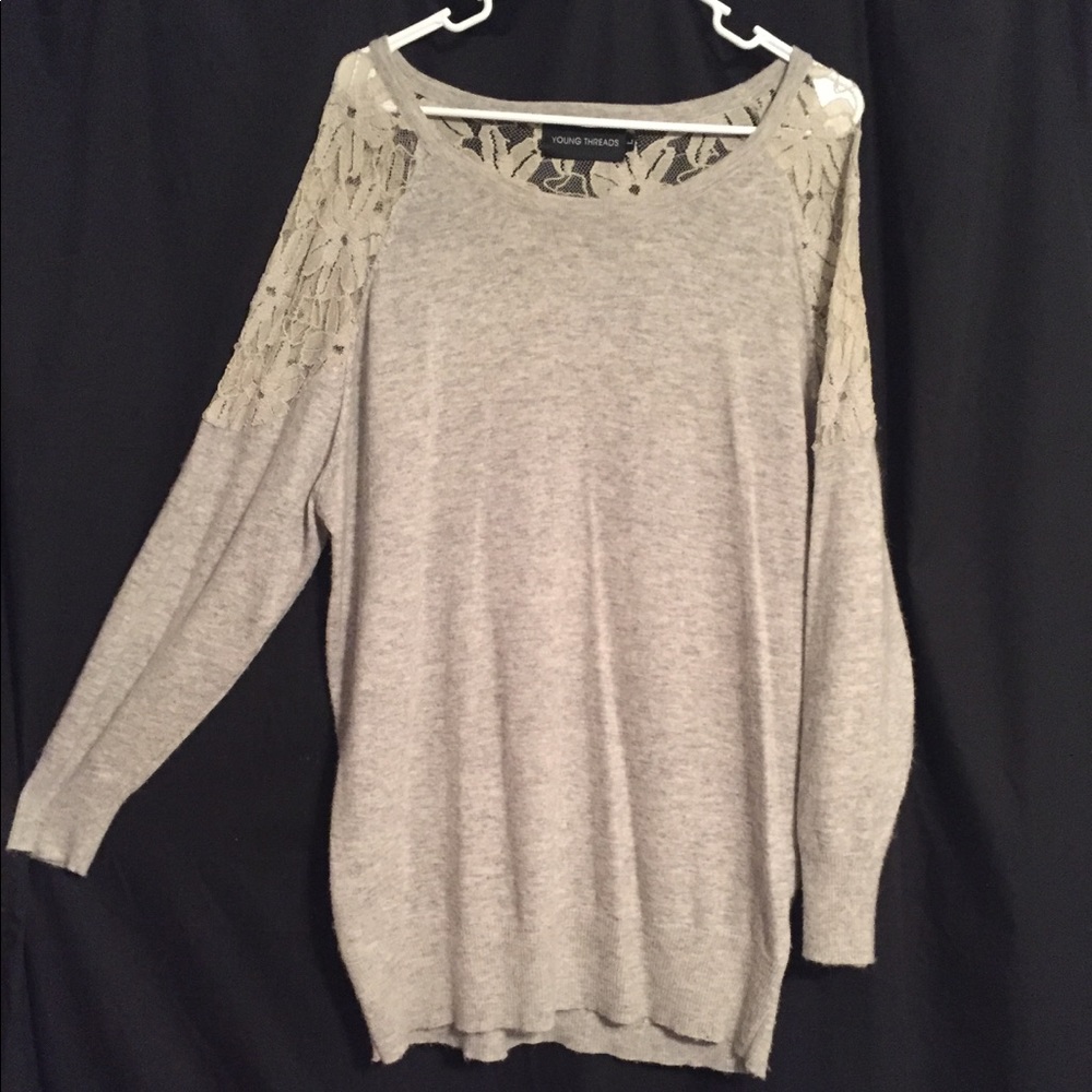 Light weight sweater